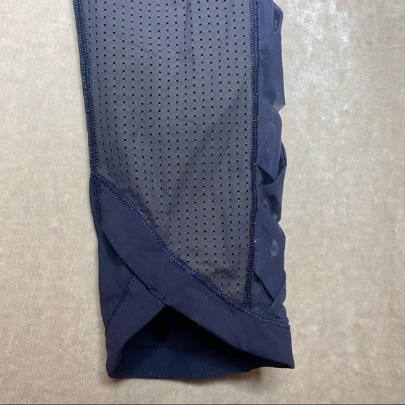 Lululemon Var City Crops 🌵6 - Picture 8 of 13